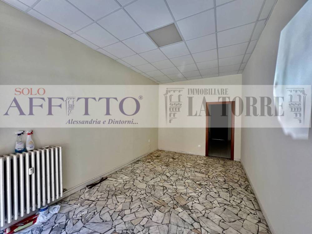 locale commerciale in affitto ad Alessandria in zona Piazza Garibaldi