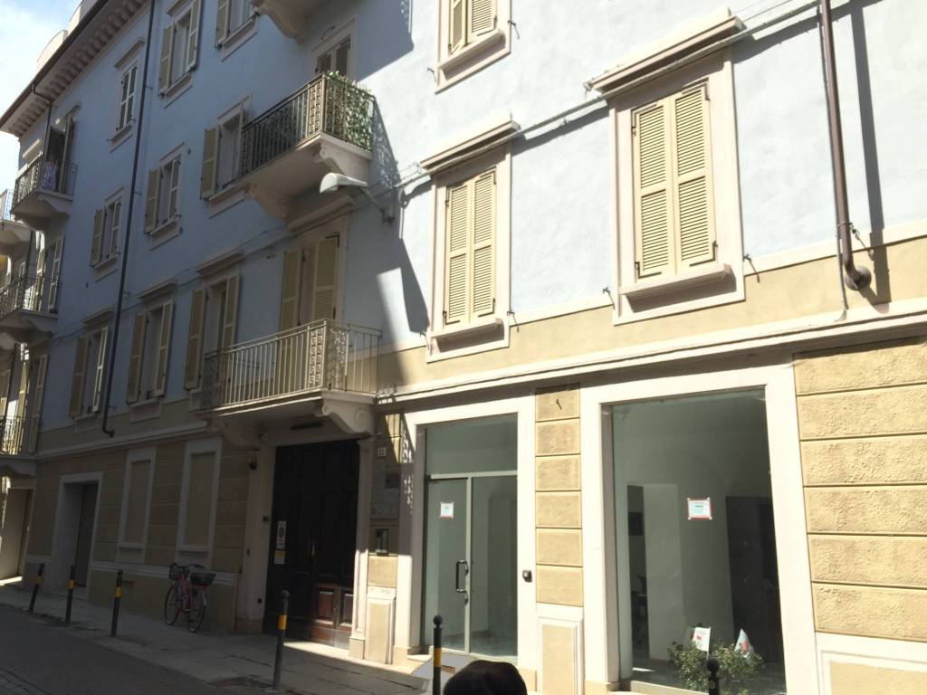 negozio in affitto ad Alessandria in zona Centro Città