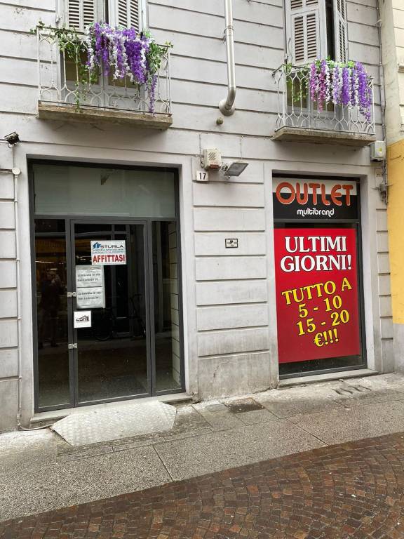 negozio in affitto ad Alessandria in zona Centro Città