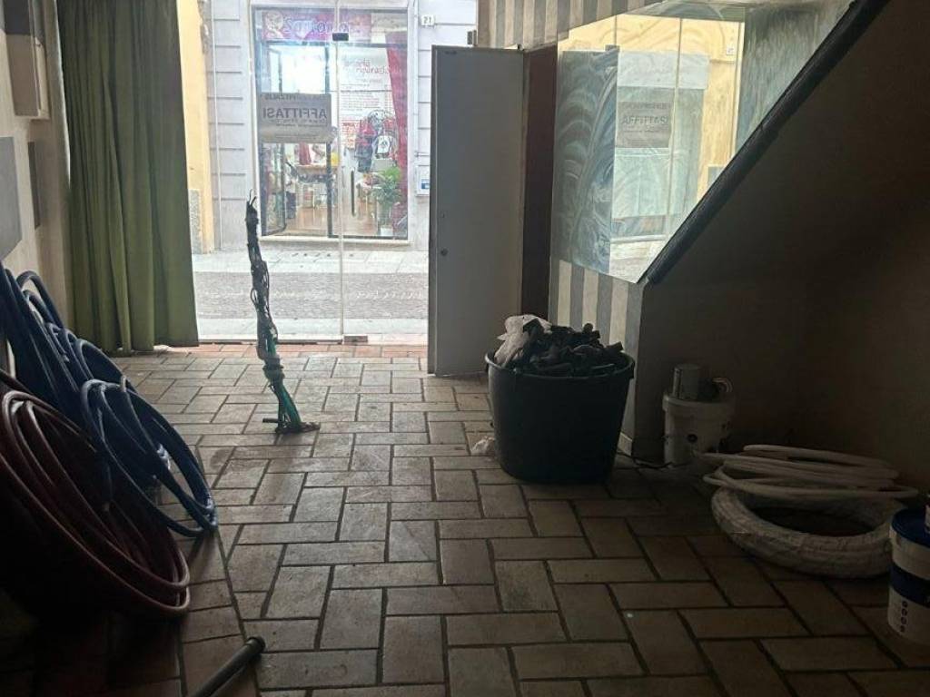 negozio in affitto ad Alessandria