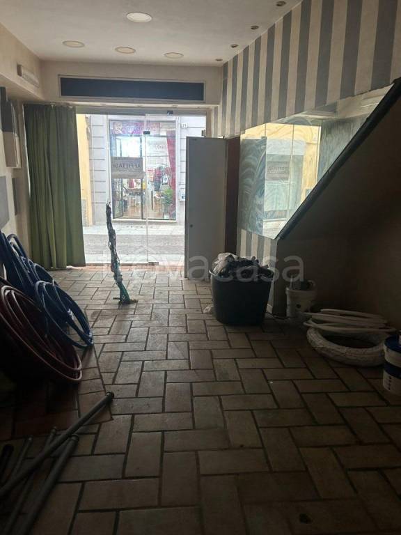 negozio in affitto ad Alessandria