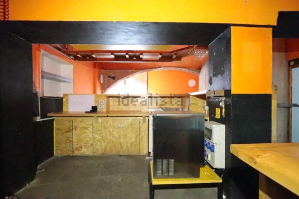 negozio in affitto ad Alessandria in zona Borgo Rovereto