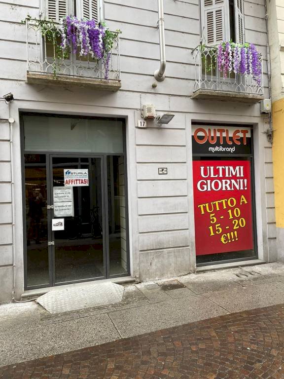 negozio in affitto ad Alessandria in zona Centro Città