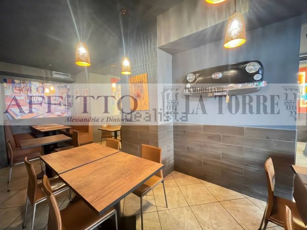 negozio in affitto ad Alessandria in zona Piazza Garibaldi