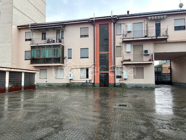 negozio in affitto ad Alessandria in zona Il Cristo