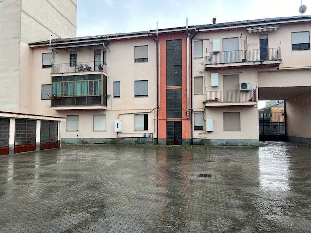 negozio in affitto ad Alessandria in zona Il Cristo