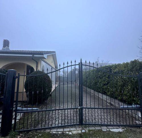 casa indipendente in affitto ad Alessandria in zona San Giuliano Vecchio