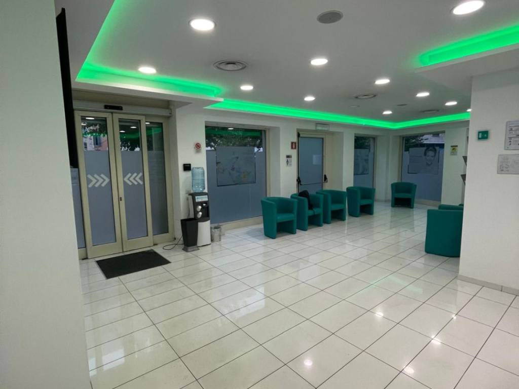 negozio in affitto ad Alessandria in zona Centro Città