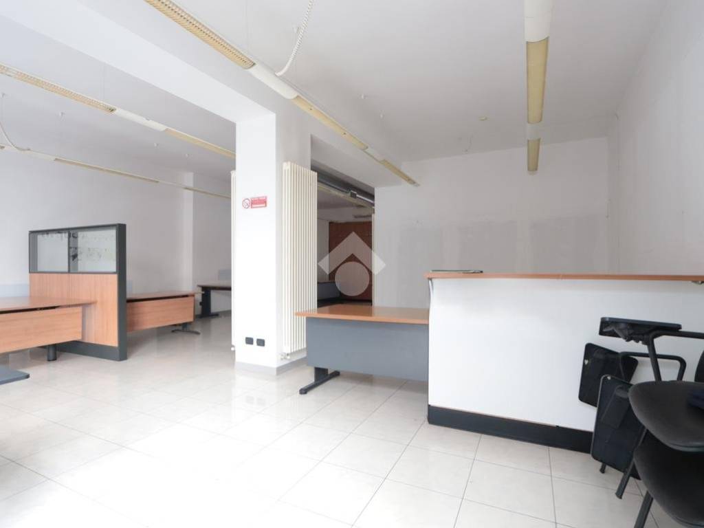 negozio in affitto ad Alessandria