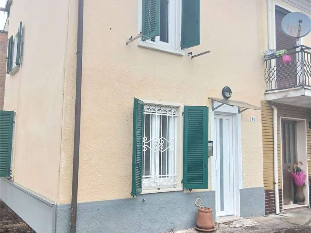 casa indipendente in affitto ad Alessandria in zona Orti