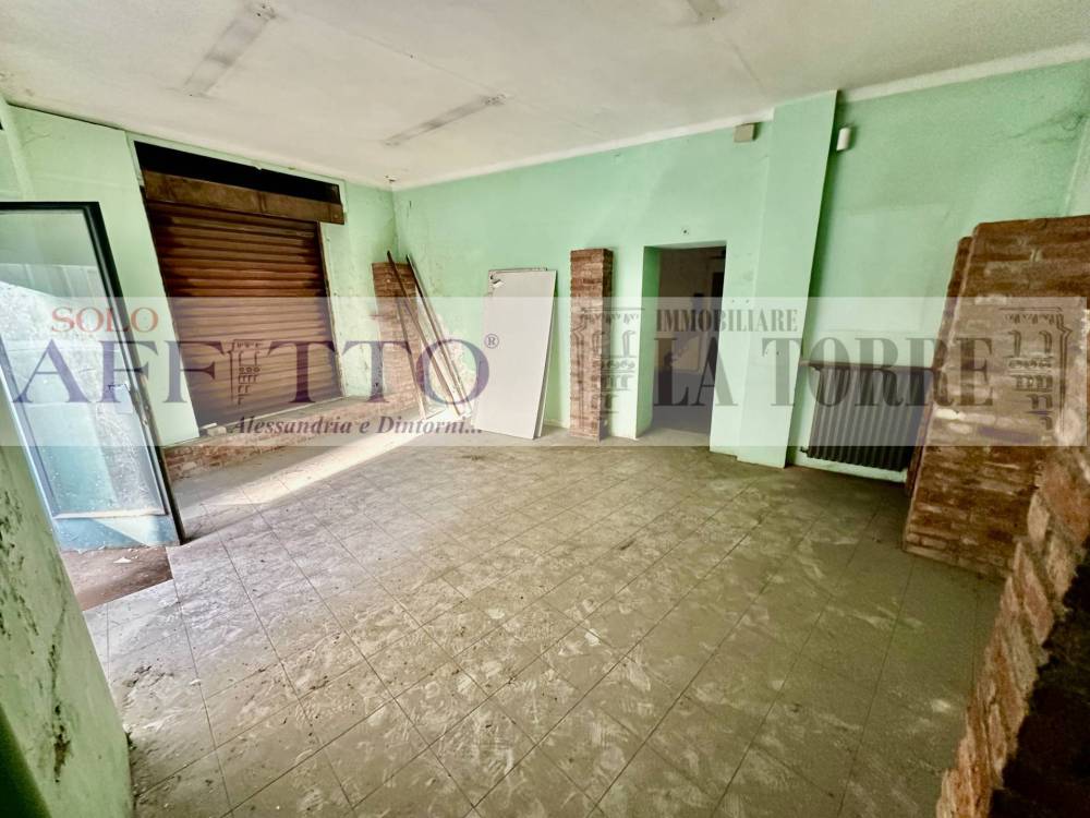locale commerciale in affitto ad Alessandria in zona Piazza Garibaldi