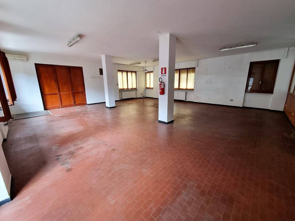 locale commerciale in affitto ad Alessandria in zona Il Cristo