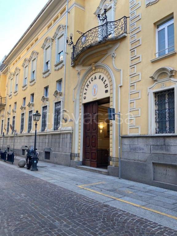 negozio in affitto ad Alessandria in zona Centro Città