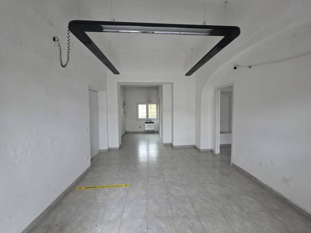 negozio in affitto ad Alessandria in zona Borgo Rovereto