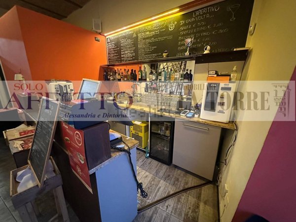 locale commerciale in affitto ad Alessandria in zona Borgo Rovereto