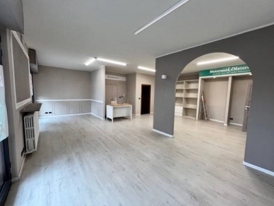negozio in affitto ad Alessandria in zona Borgo Cittadella