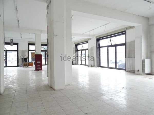 locale commerciale in affitto ad Alessandria in zona zona Pista