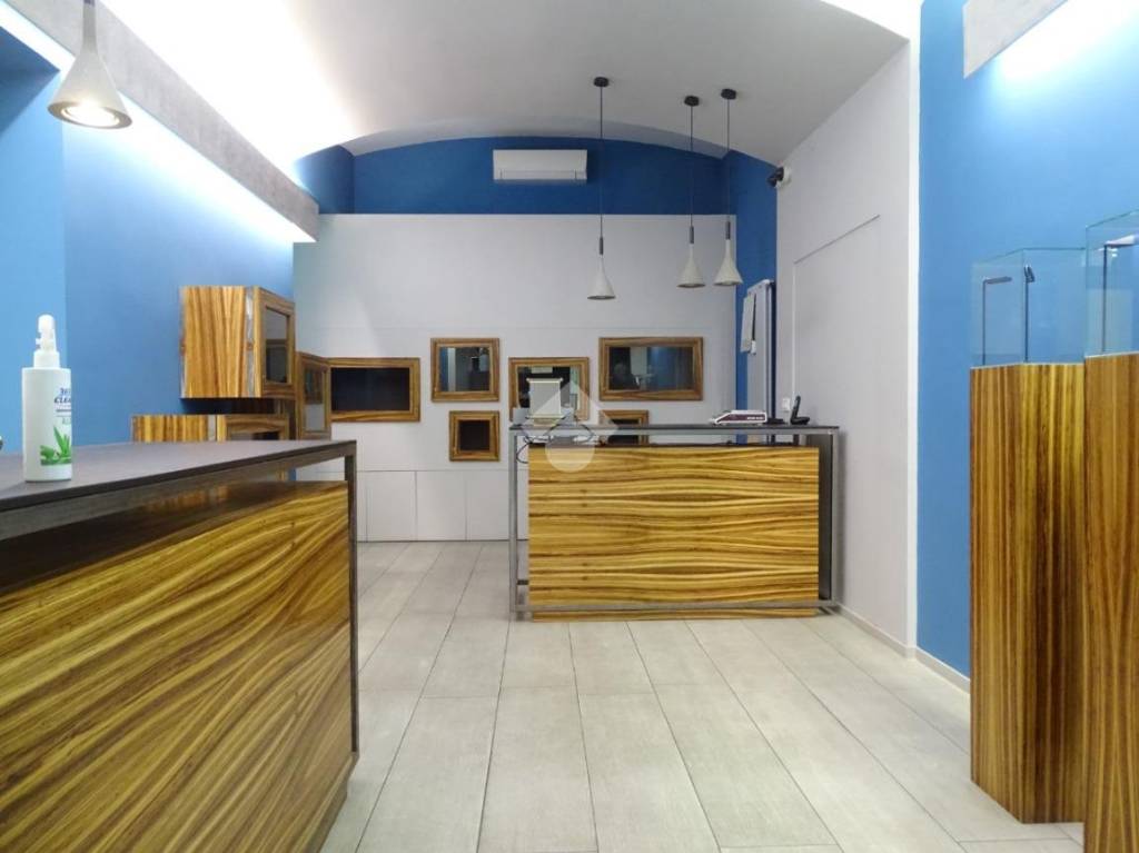 negozio in affitto ad Alessandria in zona Centro Città