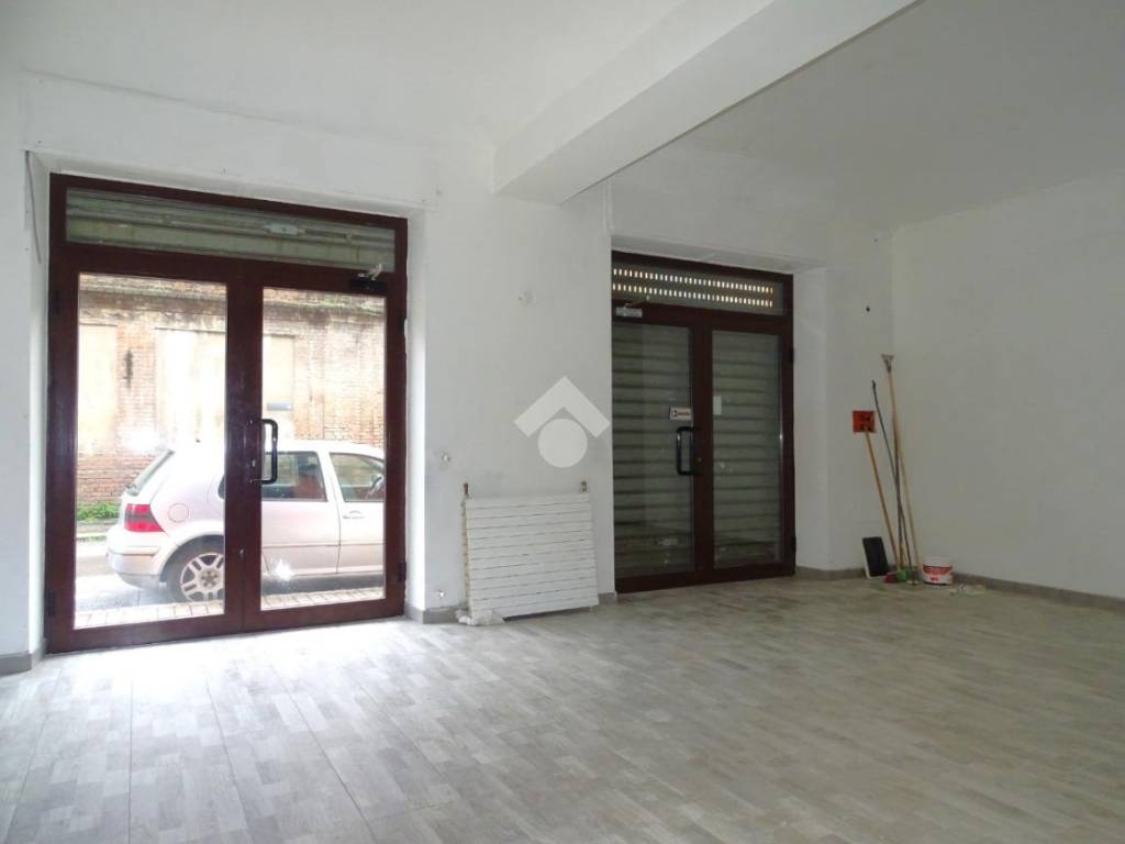 negozio in affitto ad Alessandria