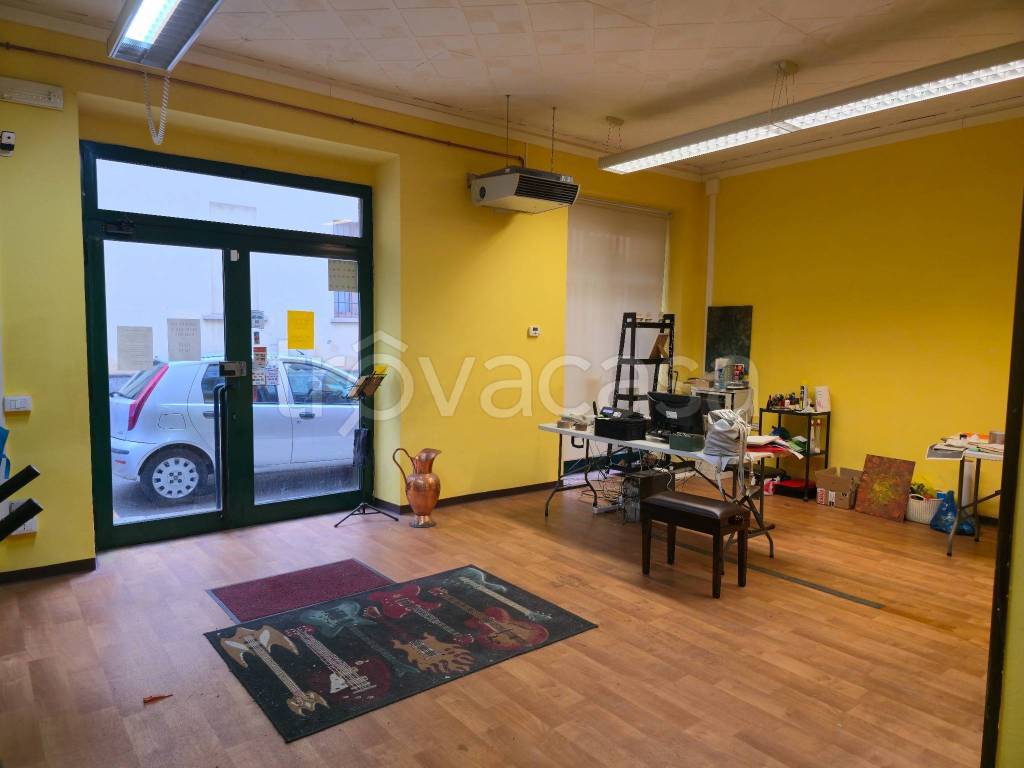 negozio in affitto ad Alessandria in zona Centro Città