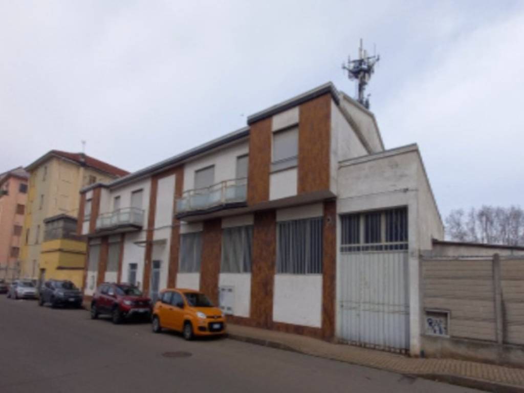 locale commerciale in affitto ad Alessandria in zona Galimberti