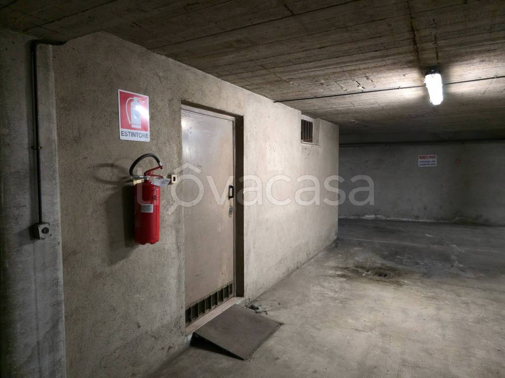 locale commerciale in affitto ad Alessandria