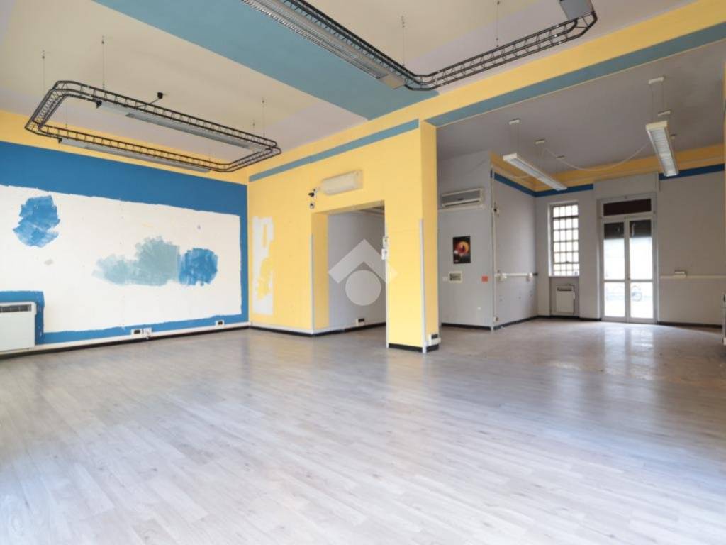 negozio in affitto ad Alessandria in zona Centro Città