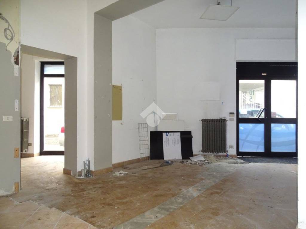 negozio in affitto ad Alessandria in zona Centro Città