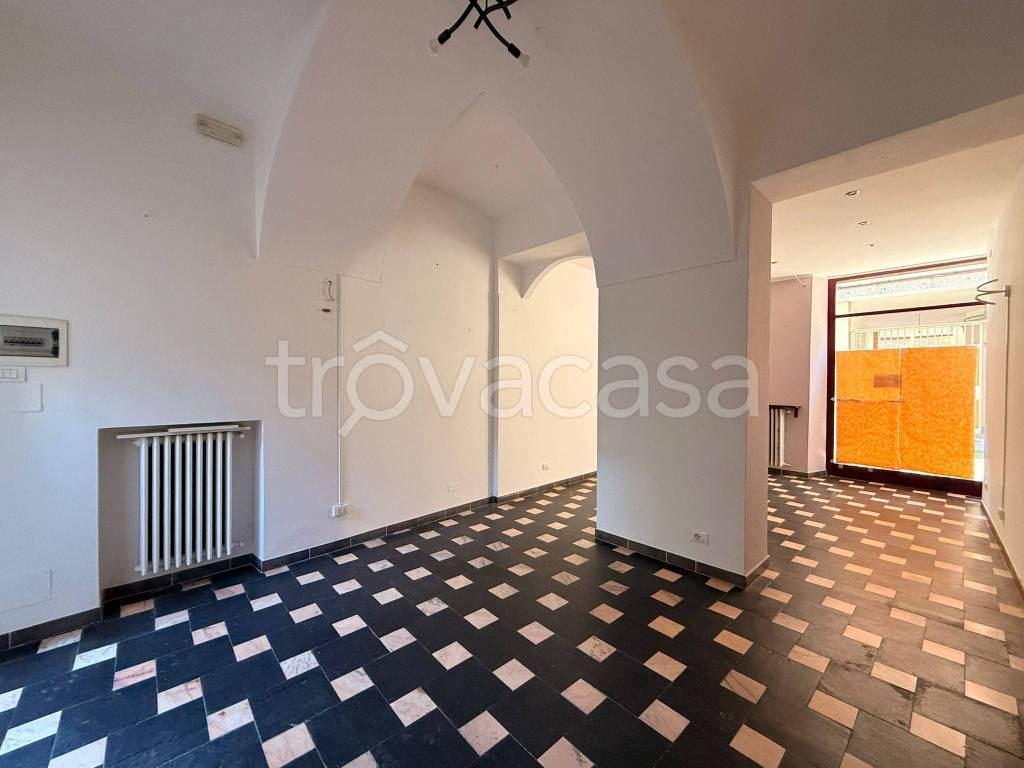 negozio in affitto ad Alessandria in zona Centro Città