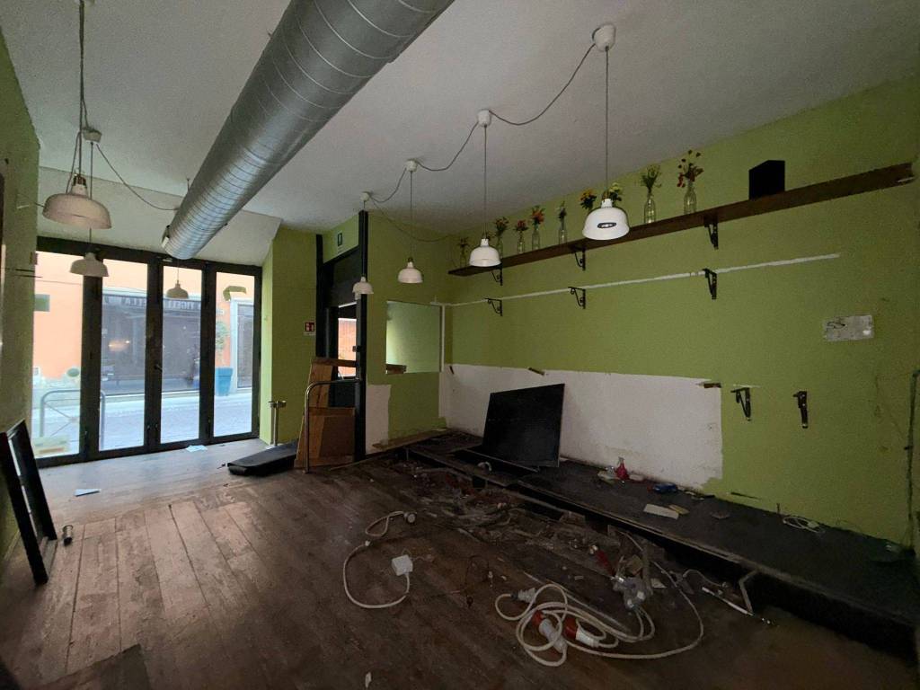 negozio in affitto ad Alessandria in zona Centro Città