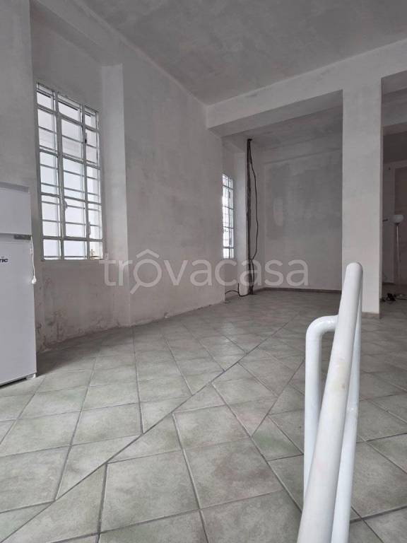 negozio in affitto ad Alessandria