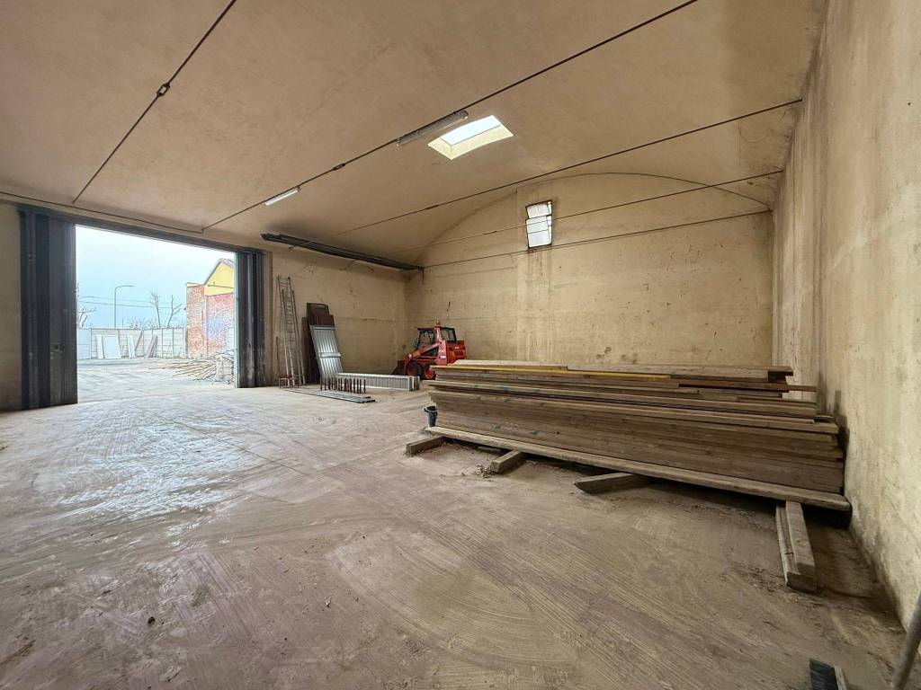 locale commerciale in affitto ad Alessandria in zona Orti