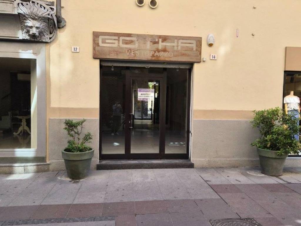 negozio in affitto ad Alessandria in zona Piazzetta della Lega