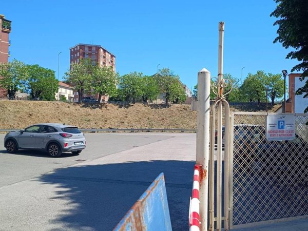 locale commerciale in affitto ad Alessandria in zona zona Pista