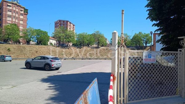 locale commerciale in affitto ad Alessandria in zona zona Pista