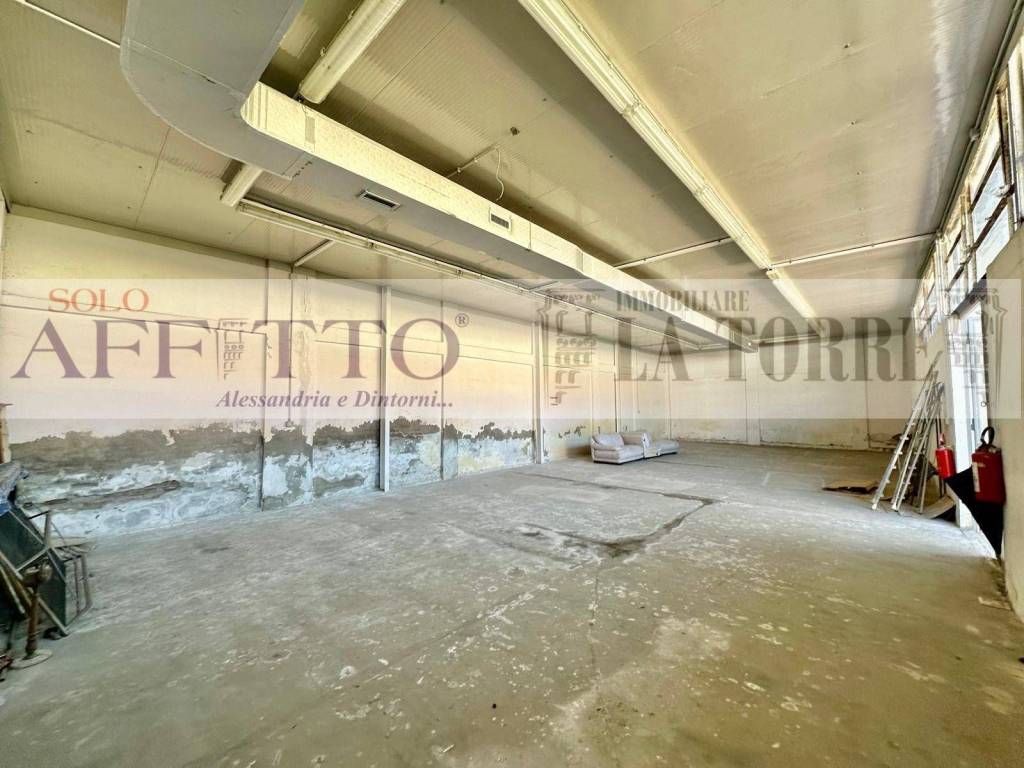 locale commerciale in affitto ad Alessandria in zona Il Cristo