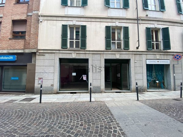 locale commerciale in affitto ad Alessandria