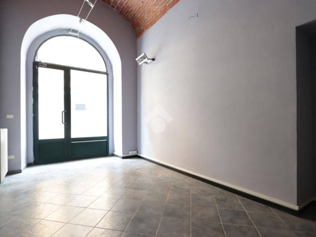 negozio in affitto ad Alessandria in zona Centro Città