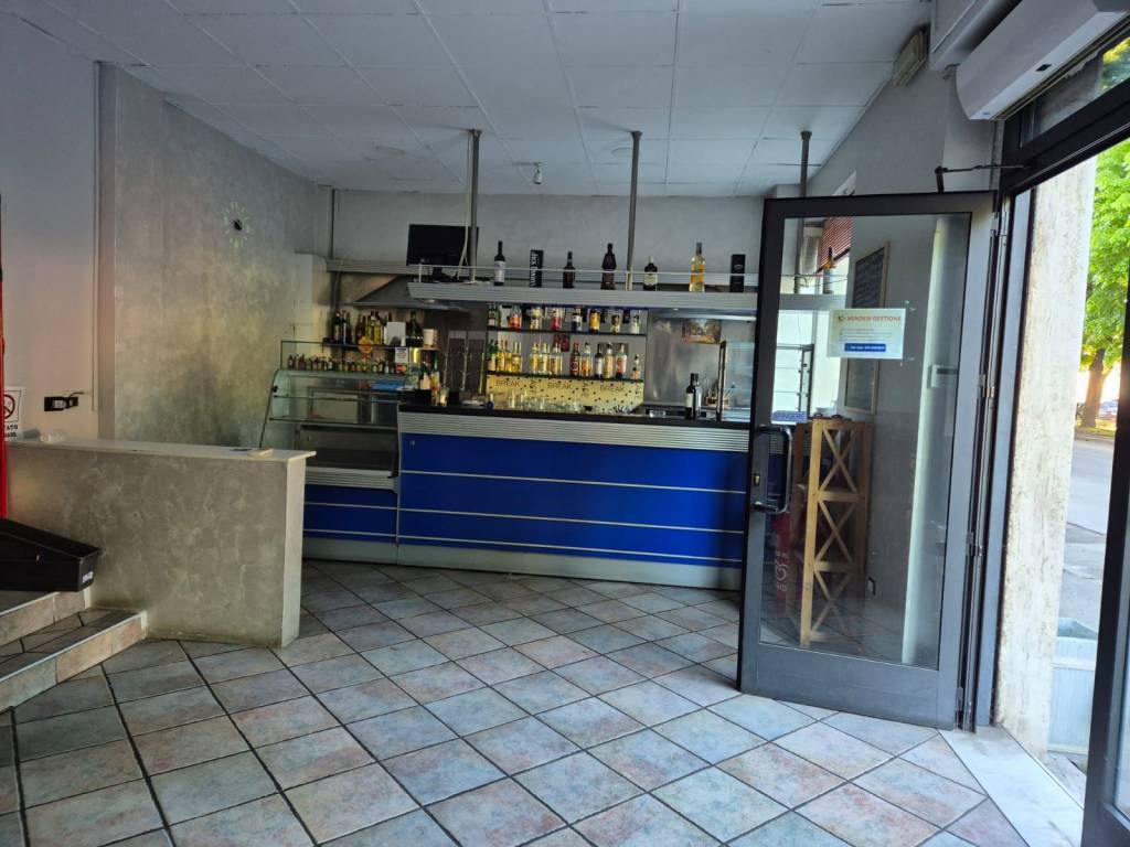 negozio in affitto ad Alessandria in zona Orti