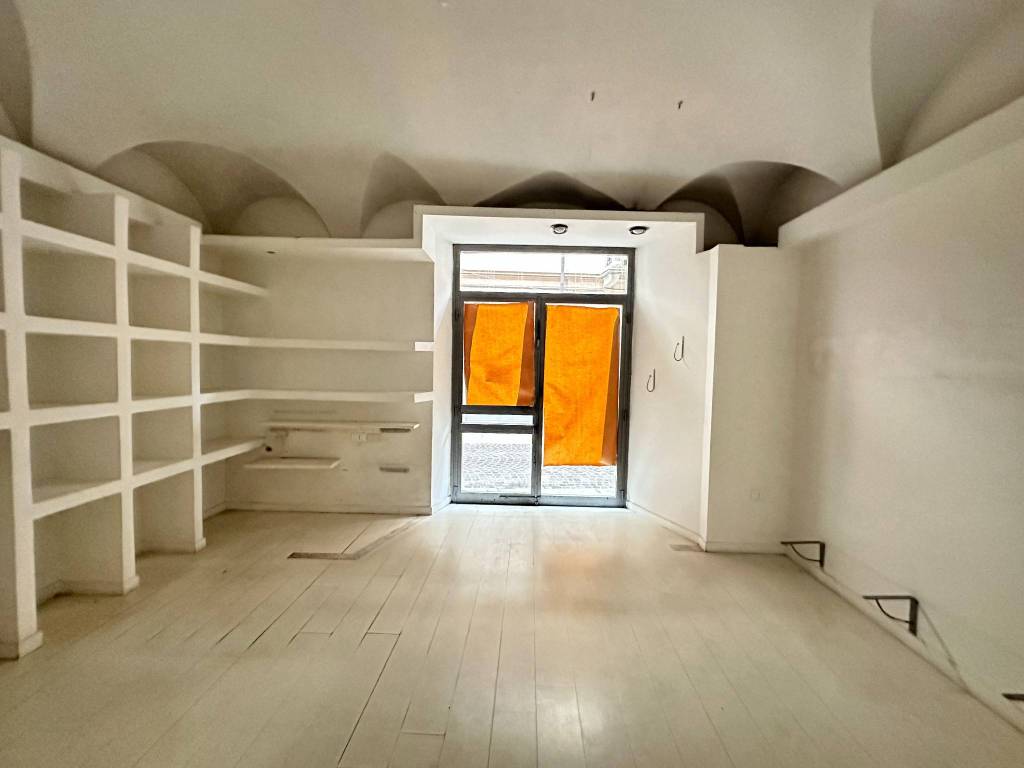 negozio in affitto ad Alessandria in zona Centro Città