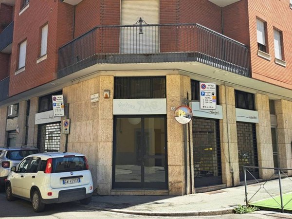 negozio in affitto ad Alessandria in zona Centro Città
