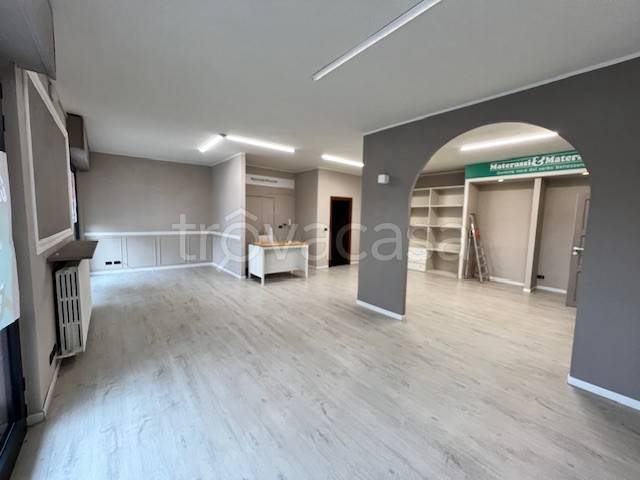 negozio in affitto ad Alessandria in zona Borgo Cittadella