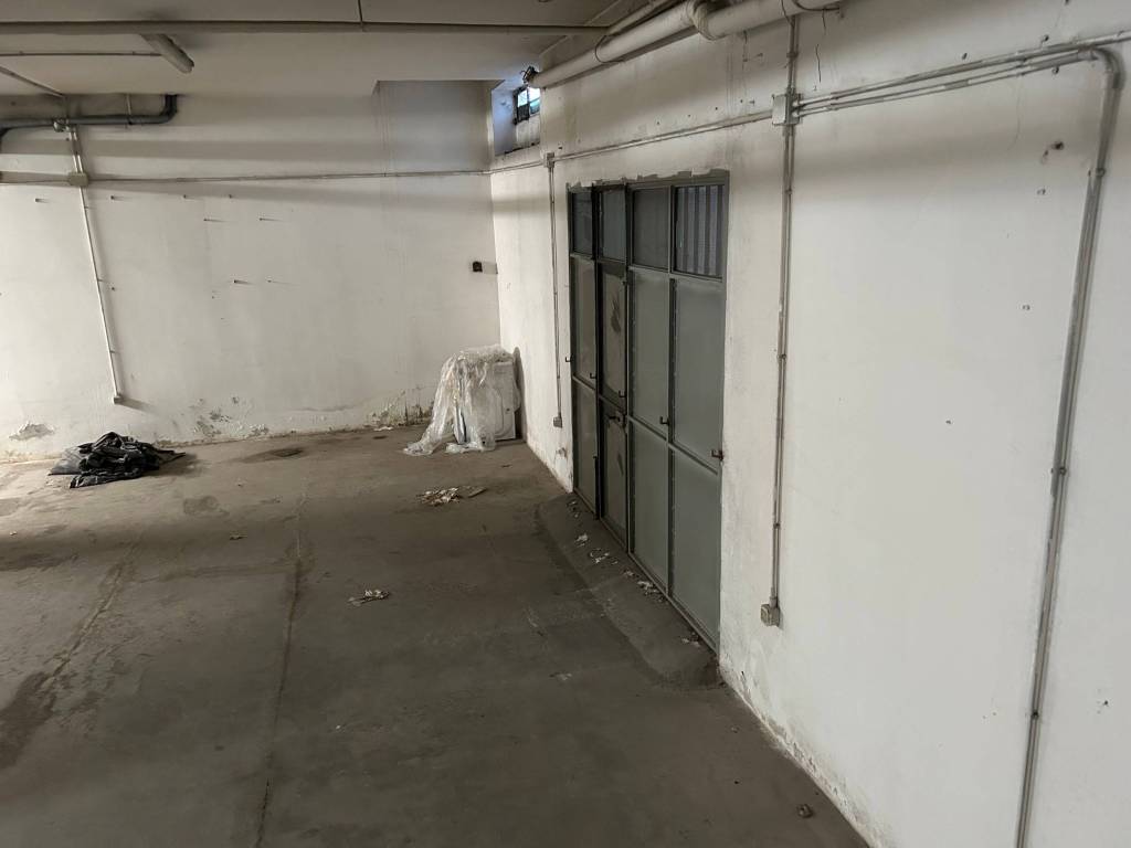 locale commerciale in affitto ad Alessandria in zona Borgo Rovereto