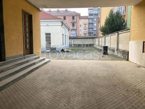 locale commerciale in affitto ad Alessandria in zona zona Pista