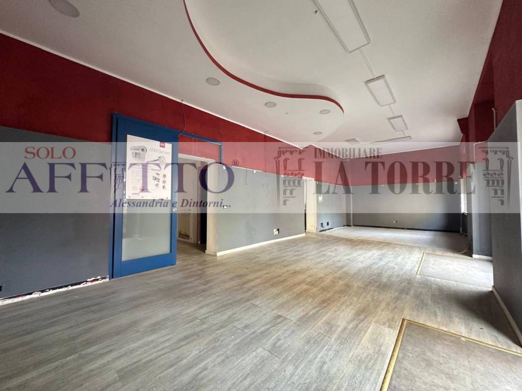 negozio in affitto ad Alessandria in zona Il Cristo