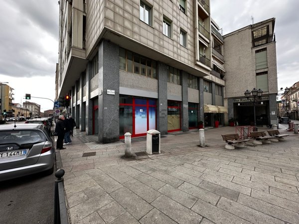 locale commerciale in affitto ad Alessandria in zona Piazza Matteotti