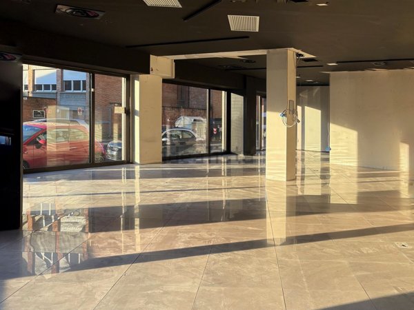 locale commerciale in affitto ad Alessandria in zona Piazza Garibaldi