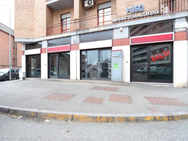 negozio in affitto ad Alessandria in zona Borgo Rovereto