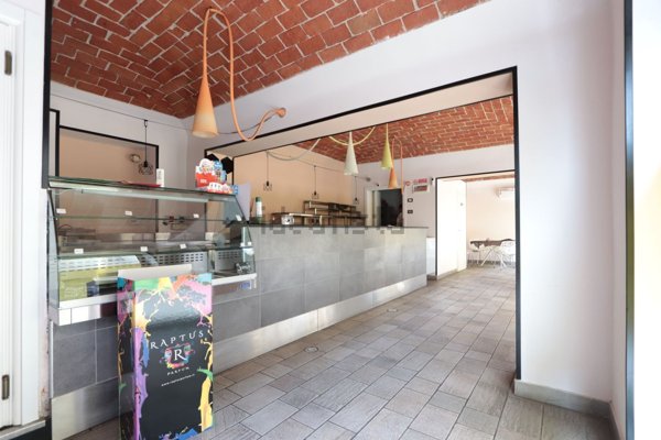 negozio in affitto ad Alessandria