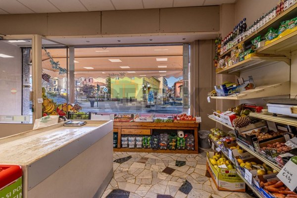 negozio in affitto a Pralungo